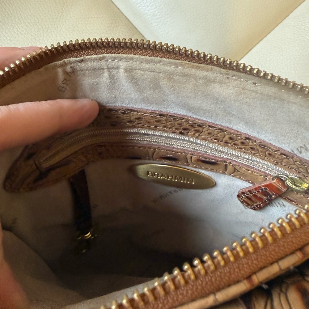 Brahmin 100% leather brown crocodile crossbody purse with gold hardware - Picture 4 of 8